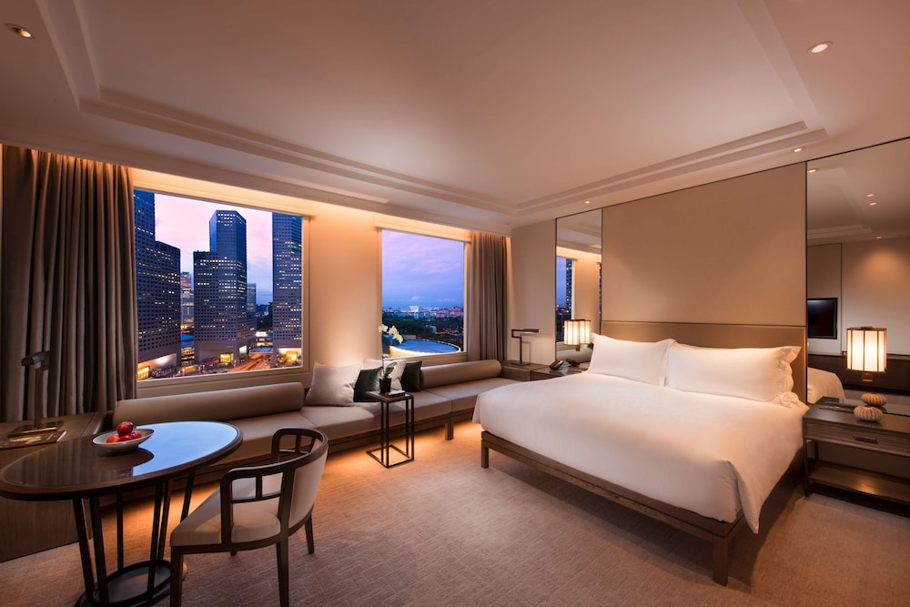 Grand Deluxe King Room