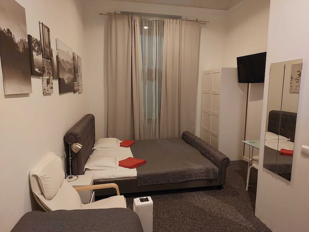 Family Triple Room, City View