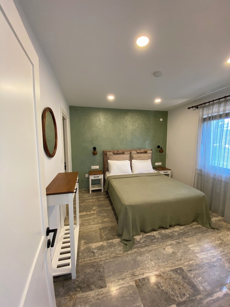 Deluxe Suite, 2 Bedrooms, Patio photo 1