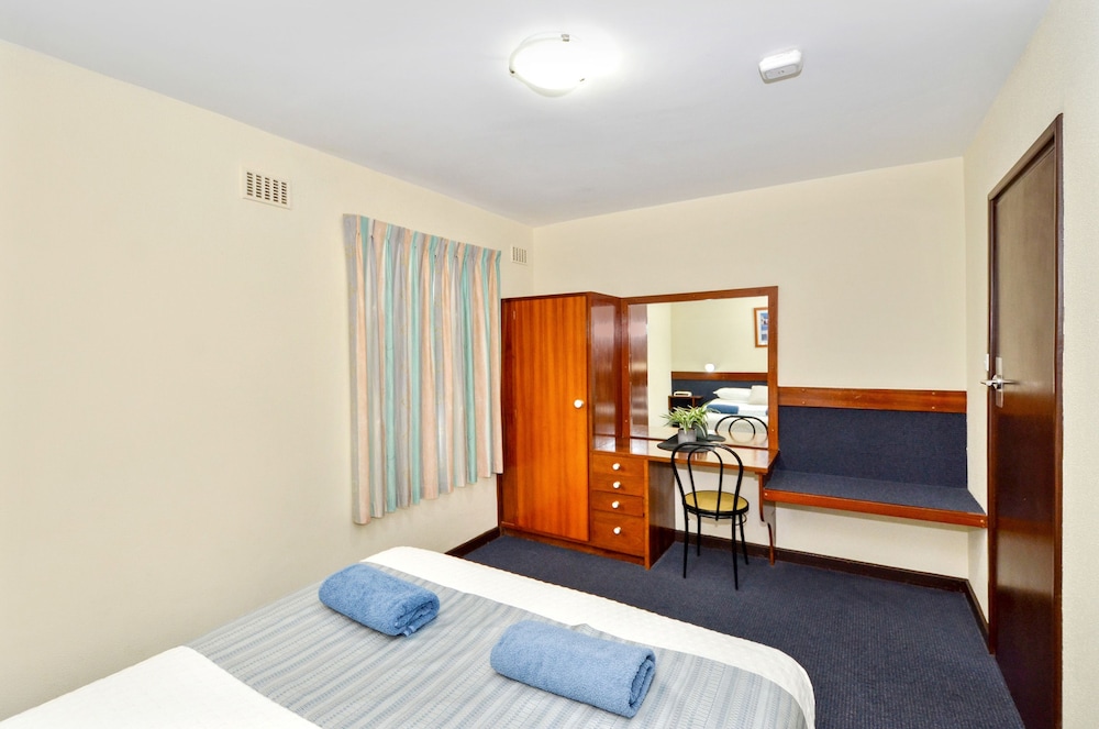 One-Bedroom Apartment - Photo 4