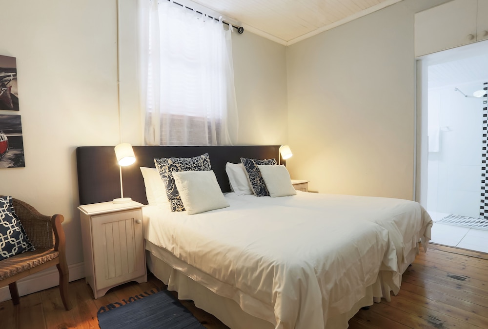 Room 5 - Twin Room