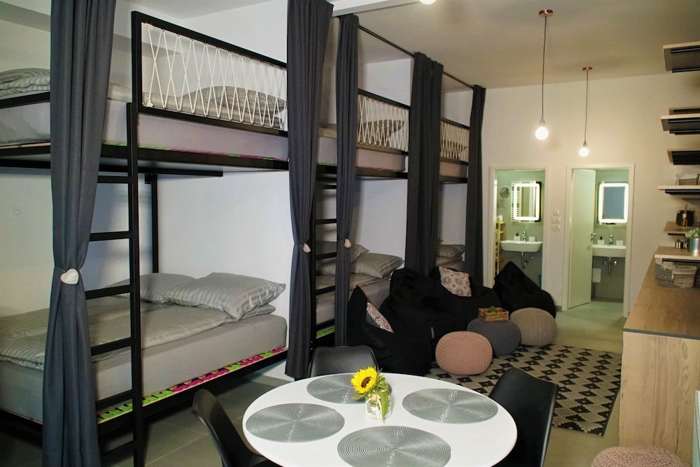 Comfort Studio Suite, Courtyard View photo 1