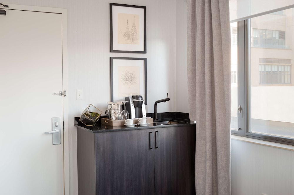 Suite, 1 Bedroom thumbnail 6