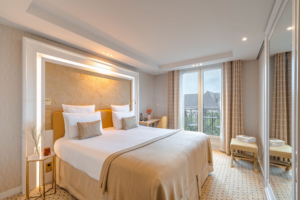 Superior Room, City View