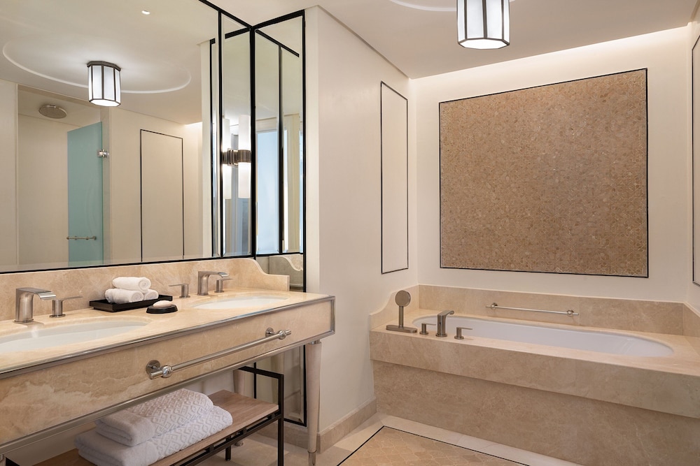 Junior Suite, 1 Bedroom, Balcony - Photo 5