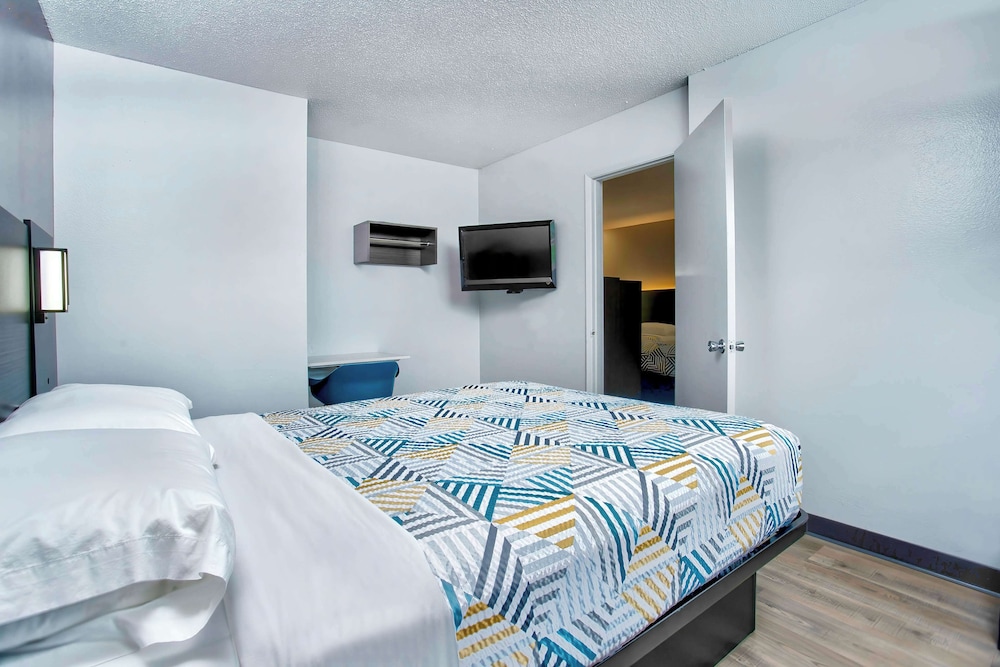 Standard Suite, Multiple Beds, Non Smoking photo 1