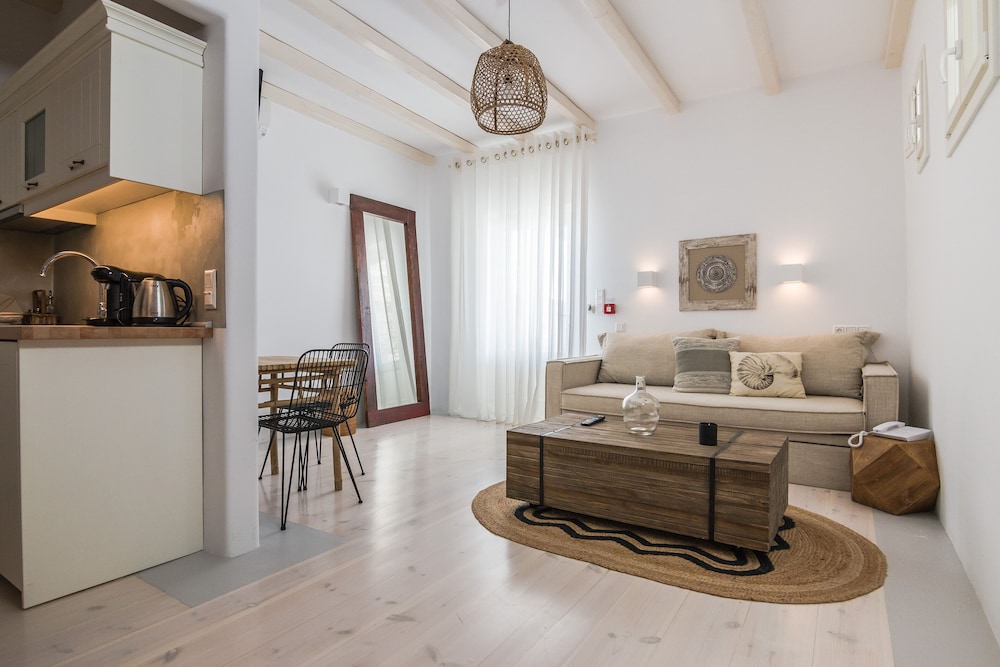 Deluxe Suite, Private Pool, Sea View photo 2