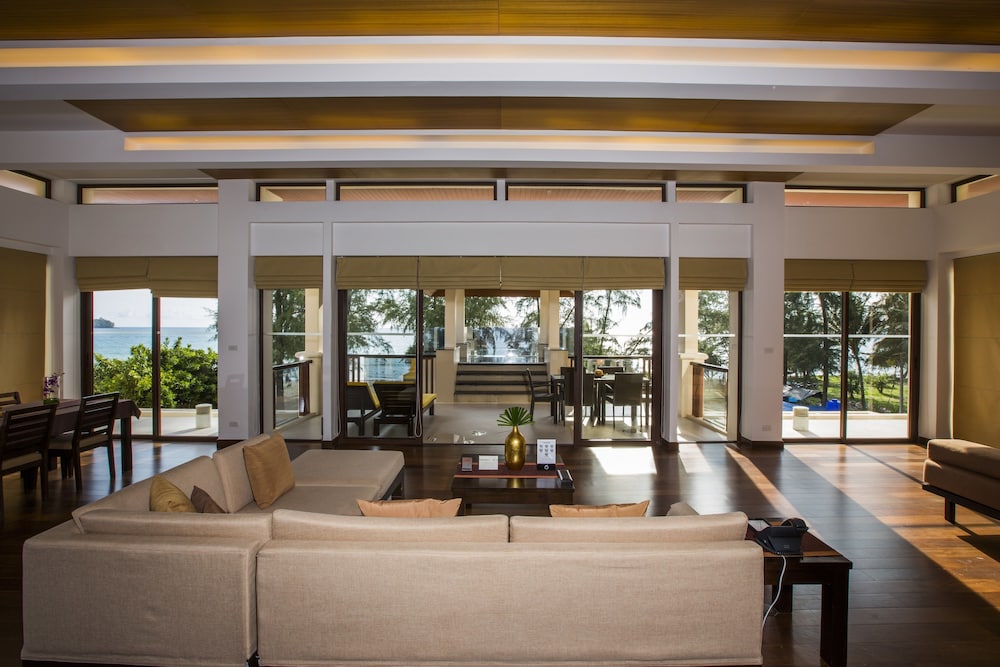 Royal Penthouse, 3 Bedrooms, Jetted Tub, Sea View - Photo 6
