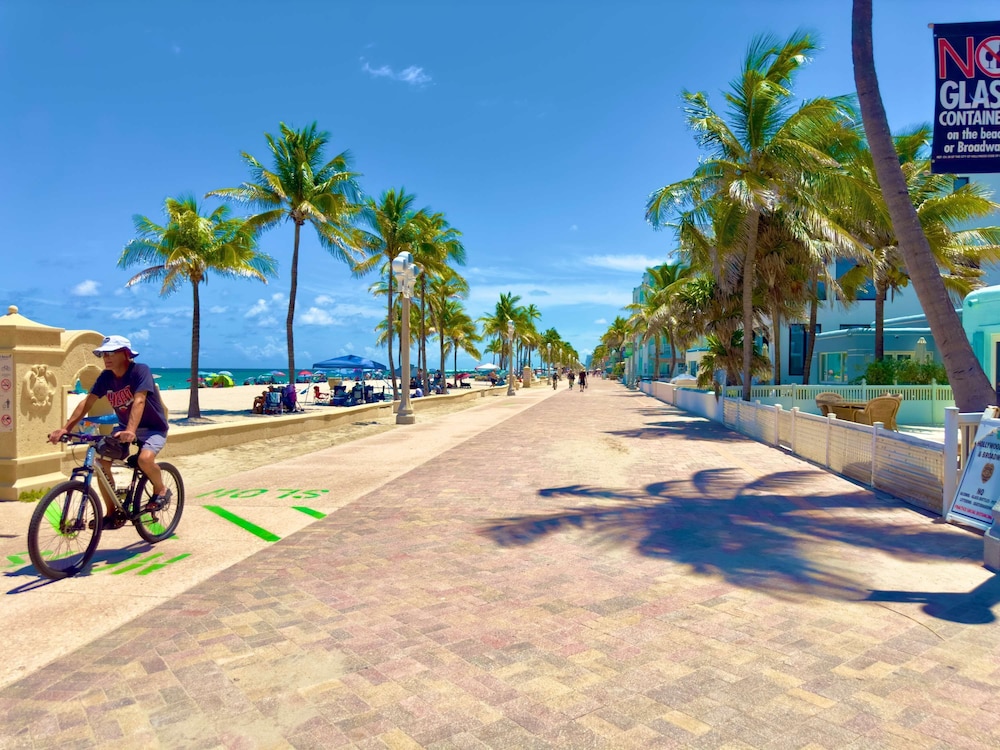 Beach Lover s Studio Apartment in Hollywood FL, Photo 30