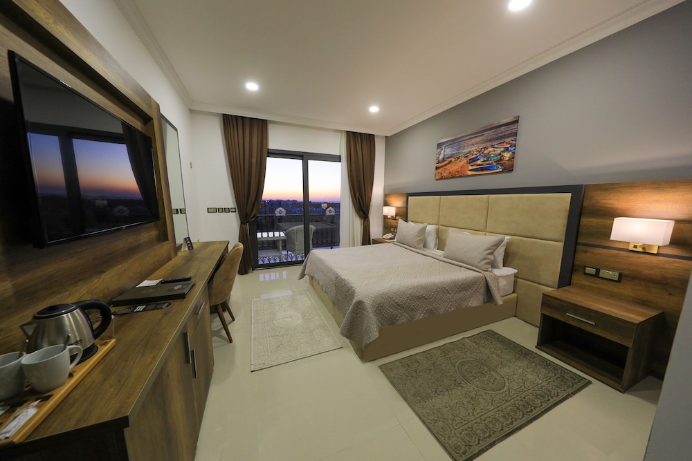 Club Double or Twin Room, Non Smoking, Mountain View photo 3