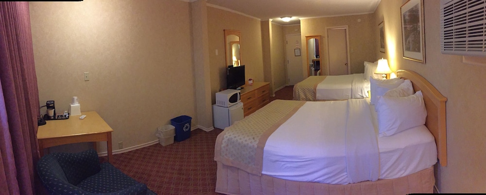Standard Room, 2 Queen Beds photo 2