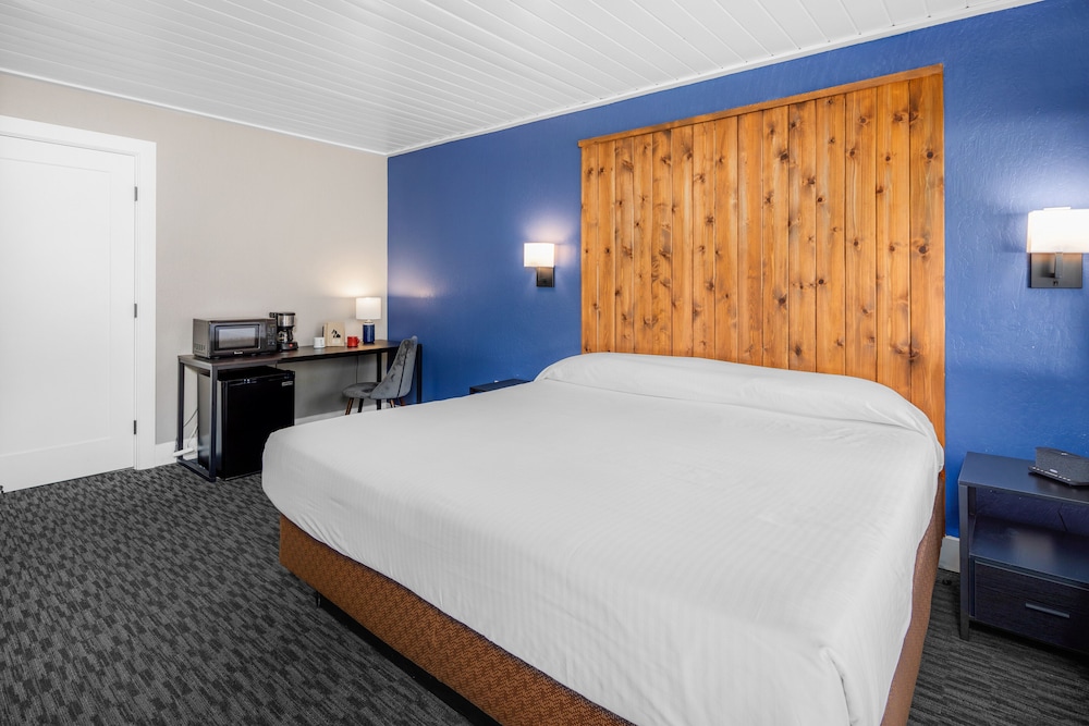 Standard Room, 1 King Bed, Accessible