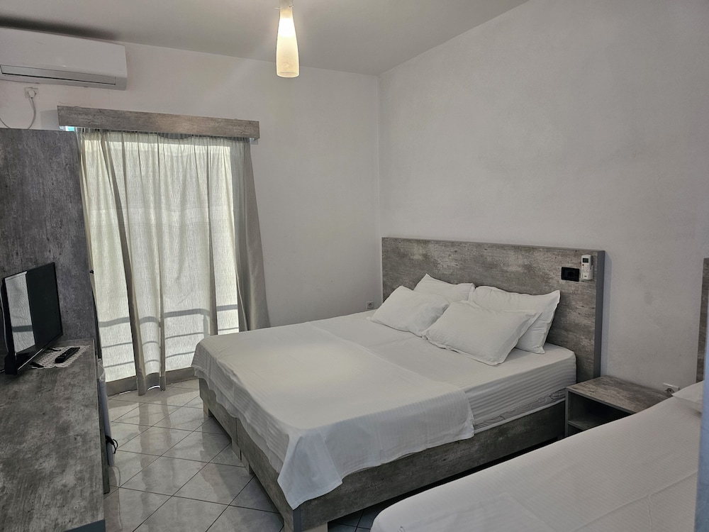Villa photo 3
