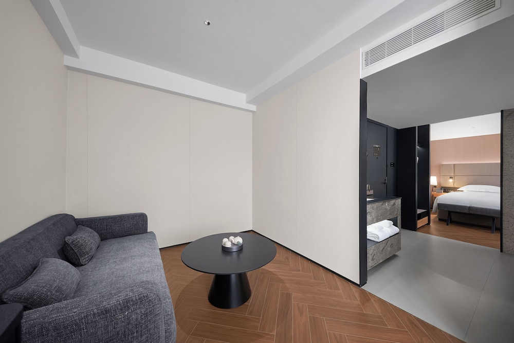 Mansion Twin Beds Suite - Photo 3