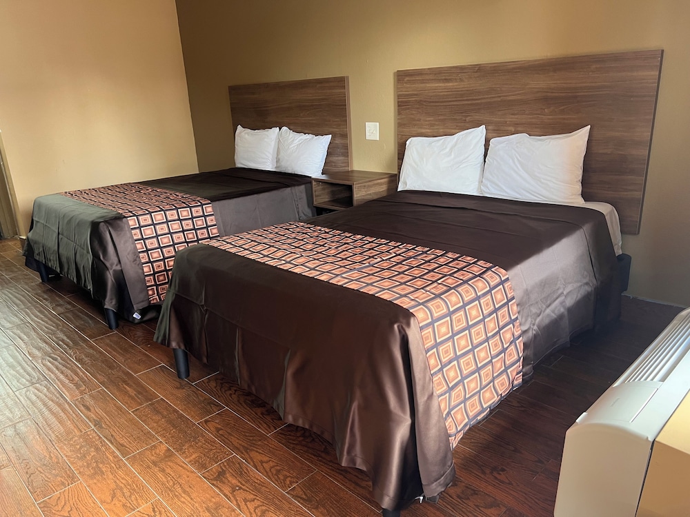 Standard Single Room, 1 King Bed photo 2