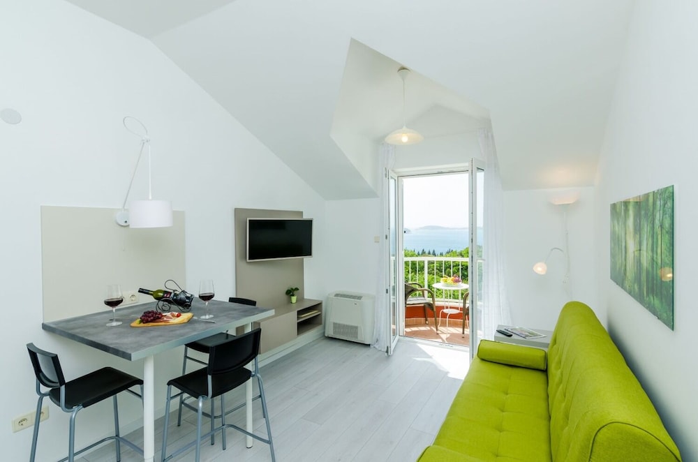 Apartment (Villa Bouganvillea - Sea View & Garde) photo 3
