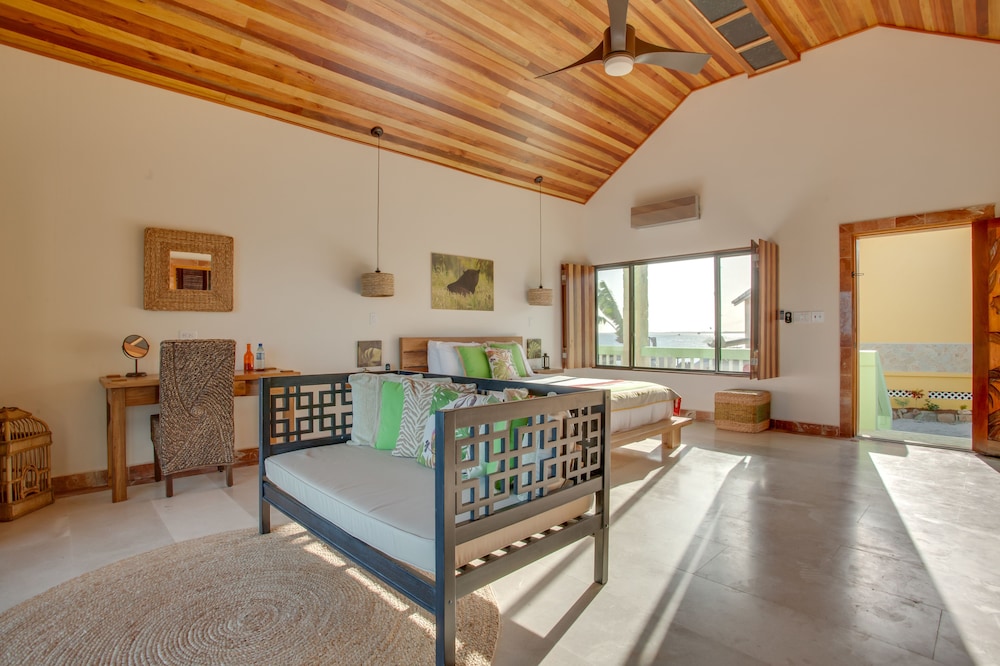 Exclusive Villa, 5 Bedrooms, Oceanfront