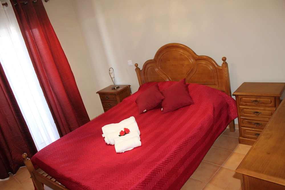 Apartment, 2 Bedrooms, Balcony, Partial Sea View