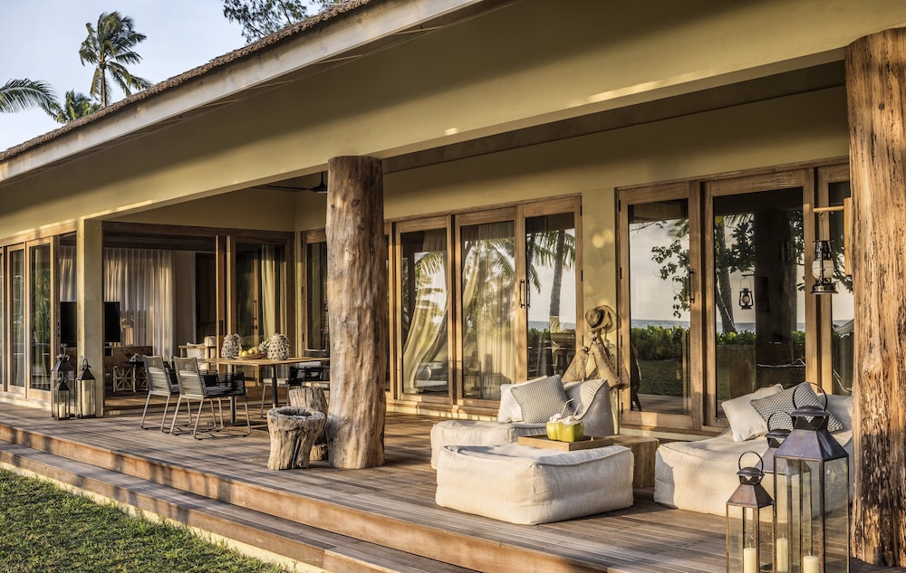 Suite, 1 King Bed (sunset Beach)