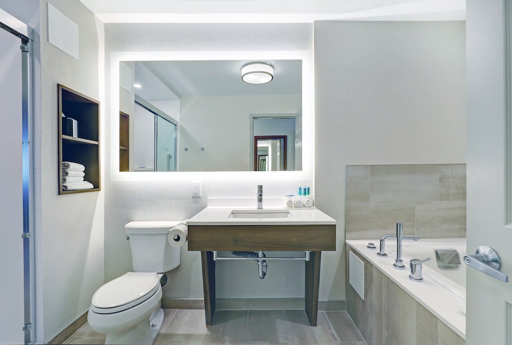 Suite, 1 King Bed, Jetted Tub (Living Area) - Photo 1
