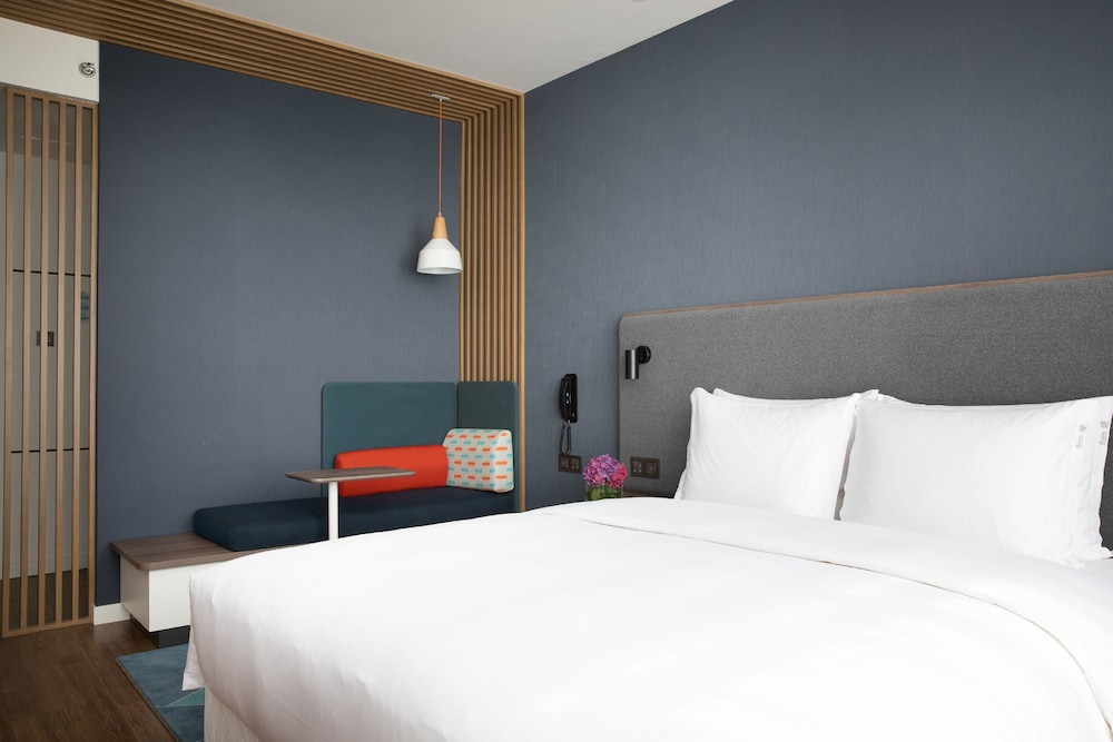 Standard Room, 1 King Bed, Accessible - Photo 2