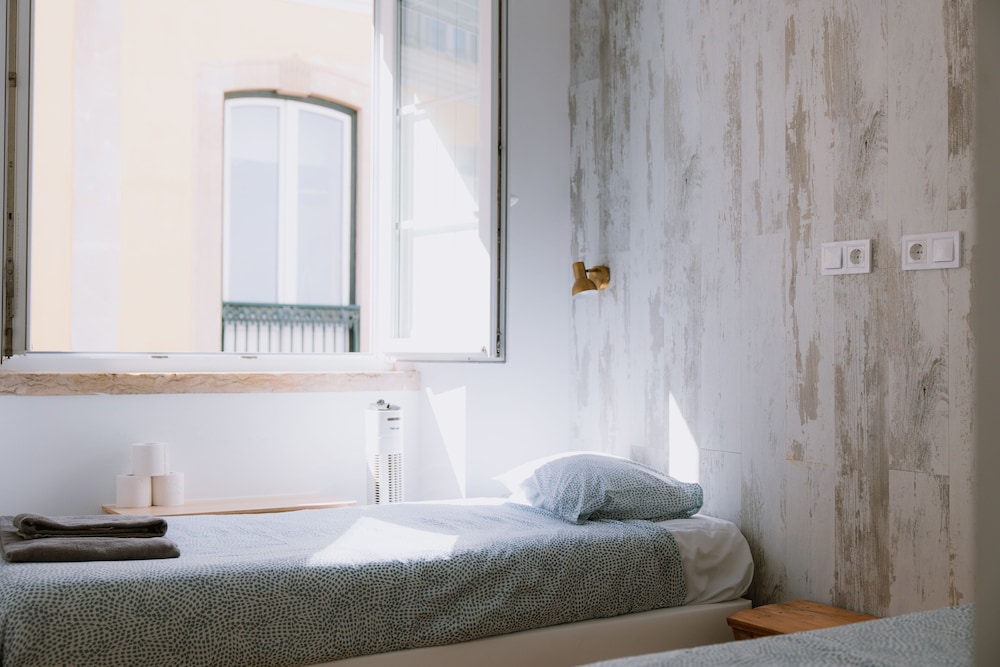 Basic Twin Room - Photo 1