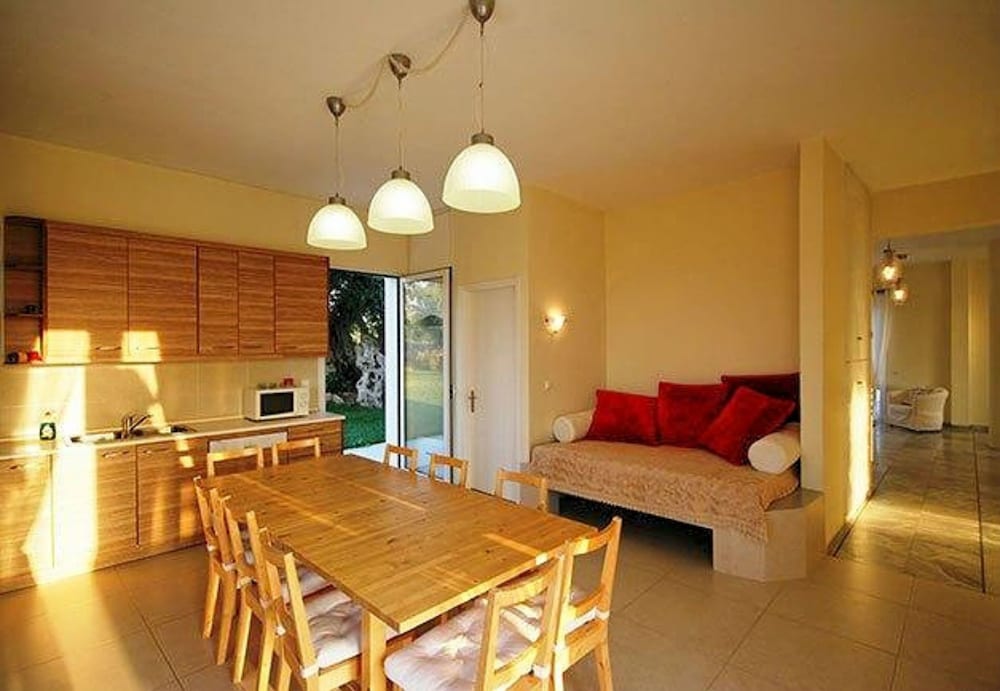 Exclusive Villa, 5 Bedrooms, Ocean View, Garden Area photo 3