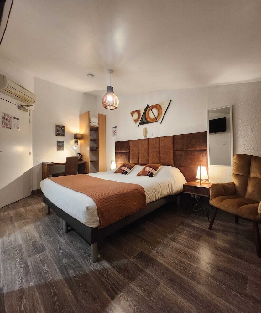 Double Room - Photo 8
