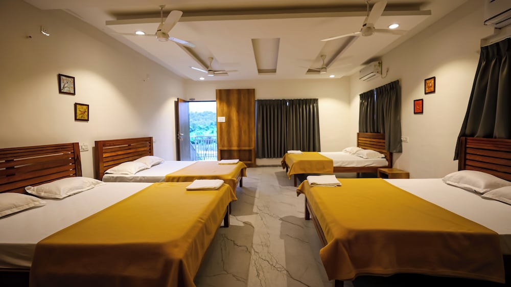 Deluxe Quadruple Room with View