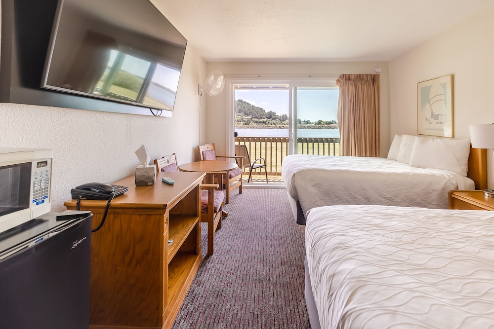 Standard Room, 2 Double Beds photo 2