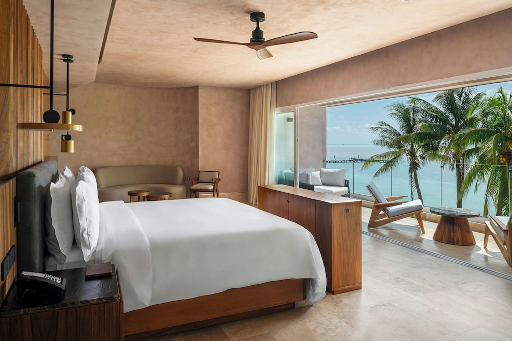 Grand Suite, 1 King Bed, Balcony, Oceanfront