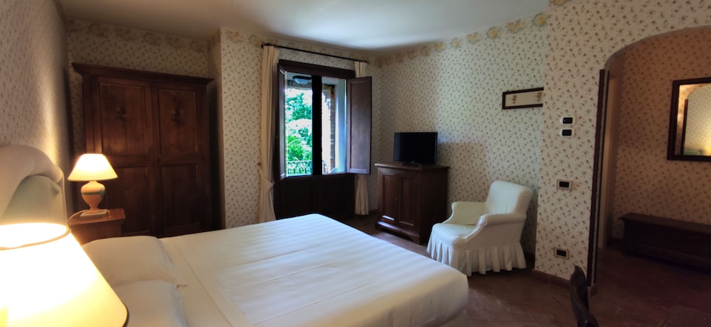 Classic Double Room, Balcony - Photo 2