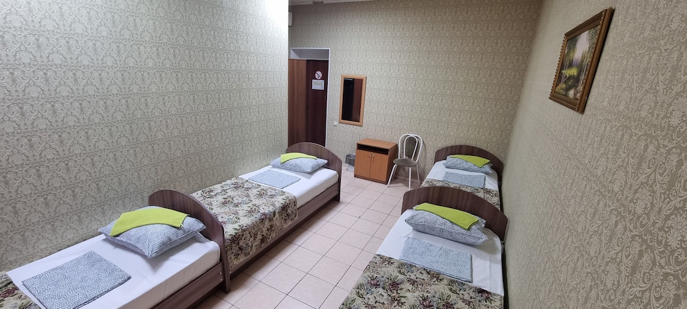 Economy Quadruple Room photo 3