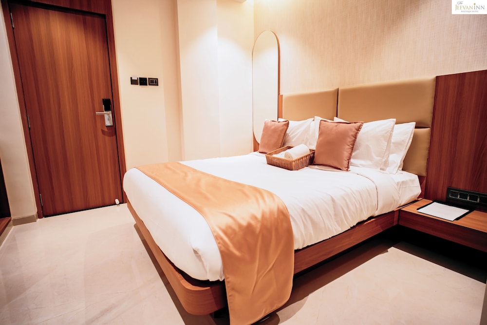 Deluxe Double Room, City View