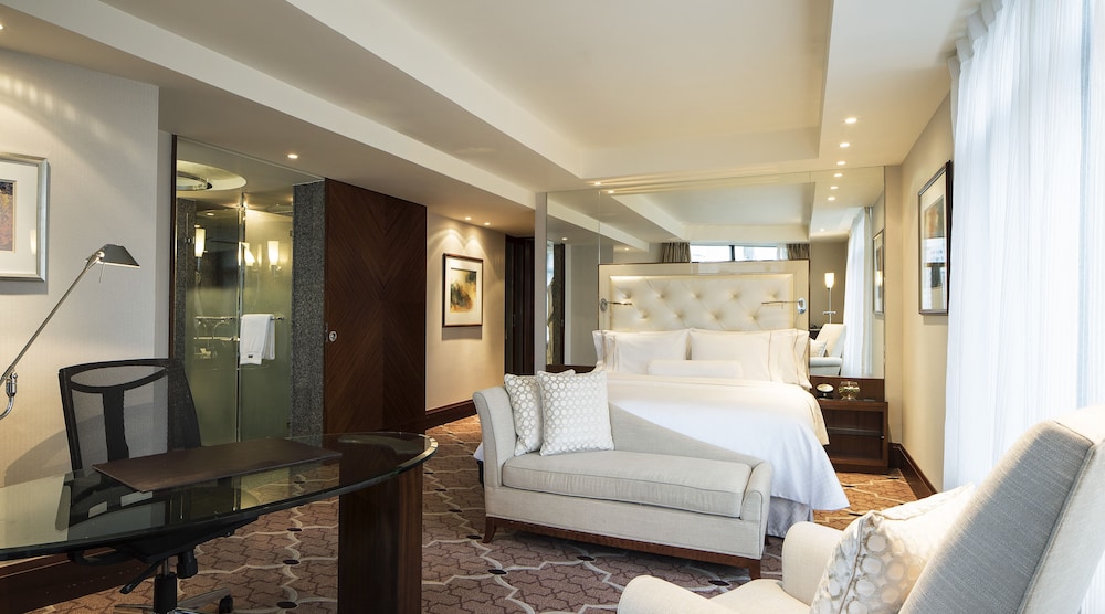 Room, 1 King Bed, City View photo 3