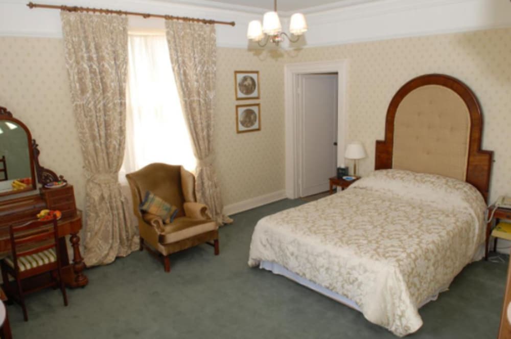 Double+Single Bedded Room photo 2