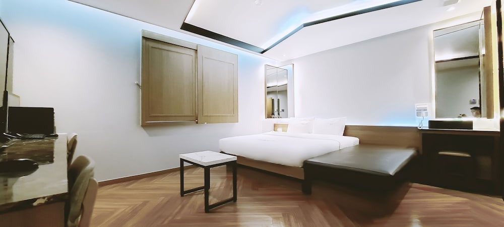Premium Double Room photo 2