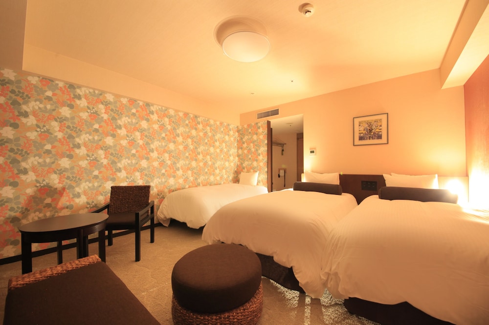 Twin Room, Smoking (for 3 occupancy) photo 2