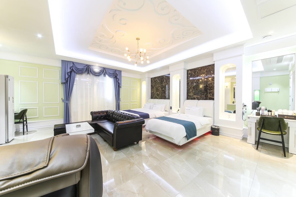 Luxury Twin Room photo 3