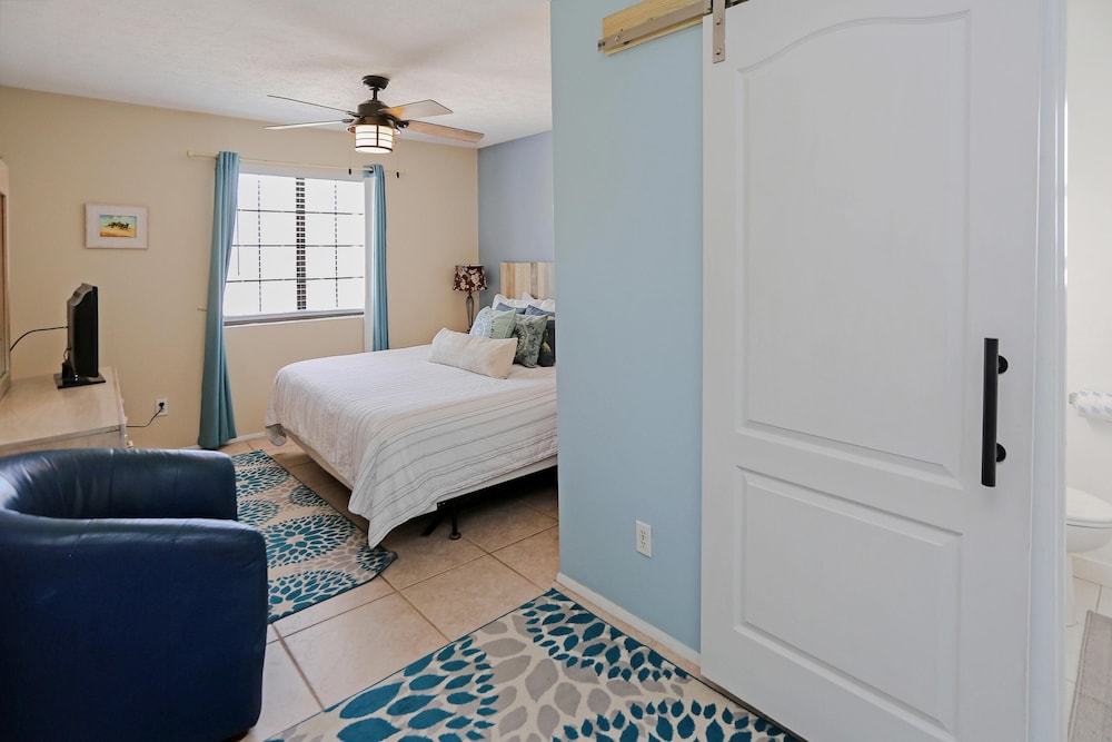 House, Multiple Beds (Pelican Bend) photo 1