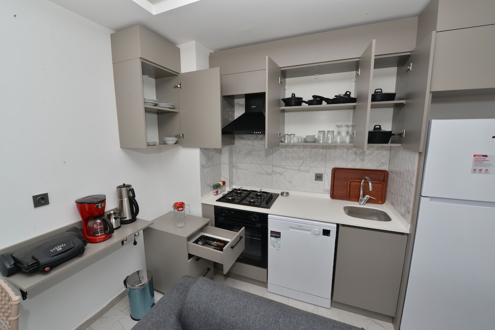 Luxury Suite, 2 Bedrooms, Pool View