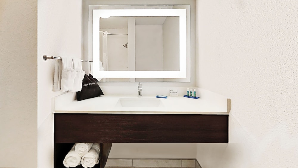Suite, Multiple Beds - Photo 4