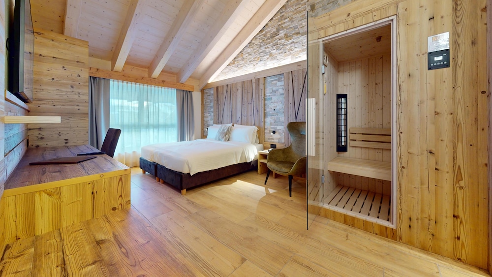 La Romantica Luxury Suite photo 1