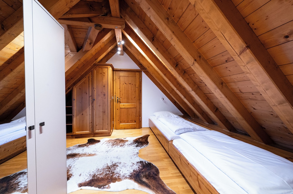 Chalet, Annex Building photo 3