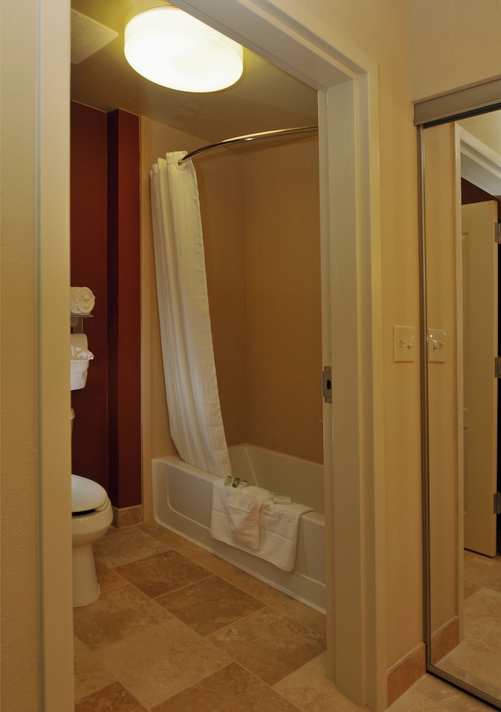 Suite, 2 Queen Beds, Non Smoking - Photo 5