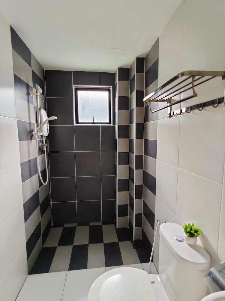 Family Condo, 3 Bedrooms, Pool Access - Photo 12