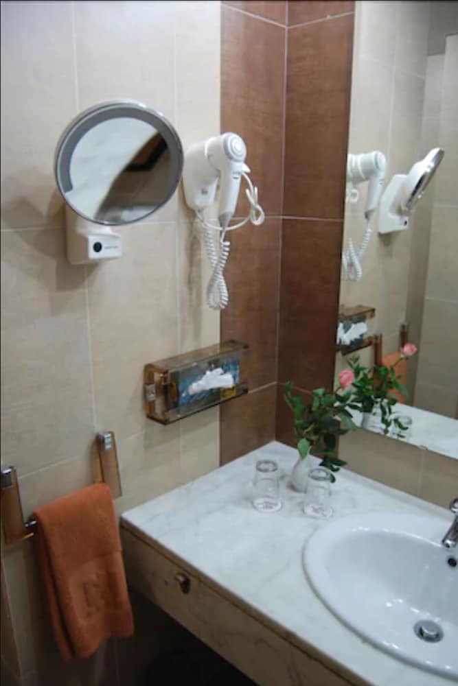 Standard Room - Photo 5