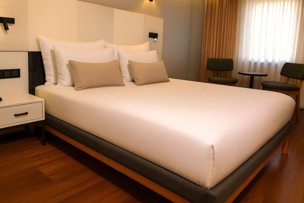 Family Suite, 1 Double Bed, Non Smoking, City View (with Sofabed) photo 1