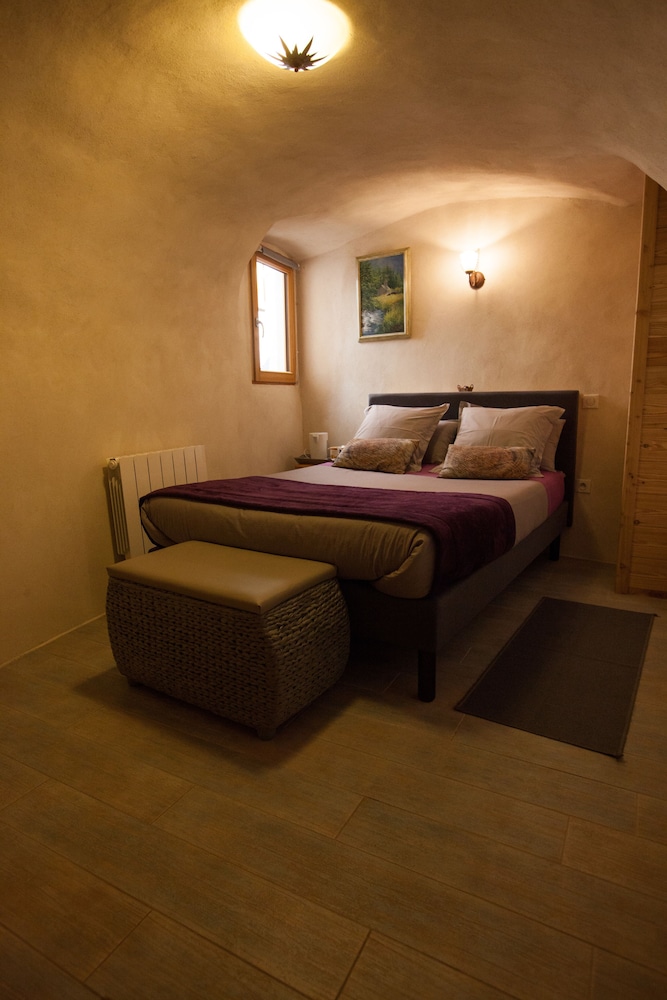 Double Room, Non Smoking (Gargouille) photo 1