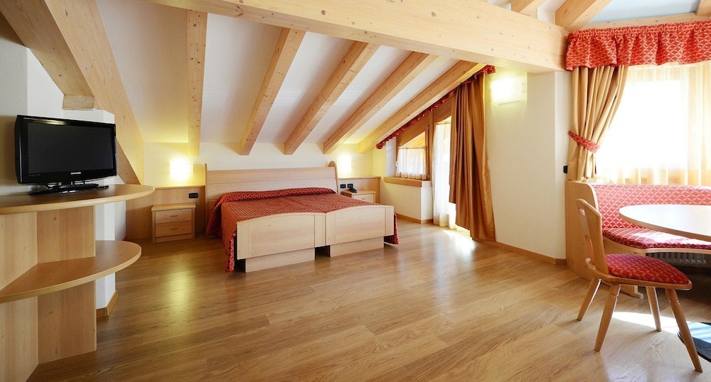 Standard Double Room, 1 Queen Bed, Non Smoking photo 1